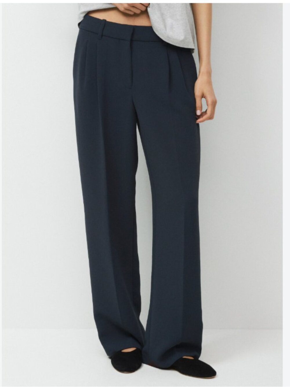 Aritzia The Effortless Pant Black Creppette trousers Dress Pants Black 14